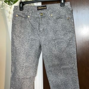 Size 6 Gray Animal Print Jeans Straight Leg